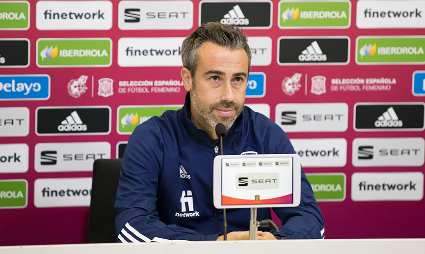Jorge Vilda durante la rueda de prensa en la Ciudad del Fútbol