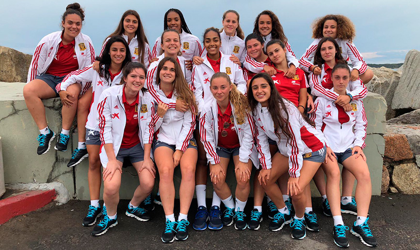 Parte del equipo español durante la visita