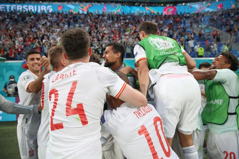 La Selección festeja su clasificación para las semifinales de la Eurocopa