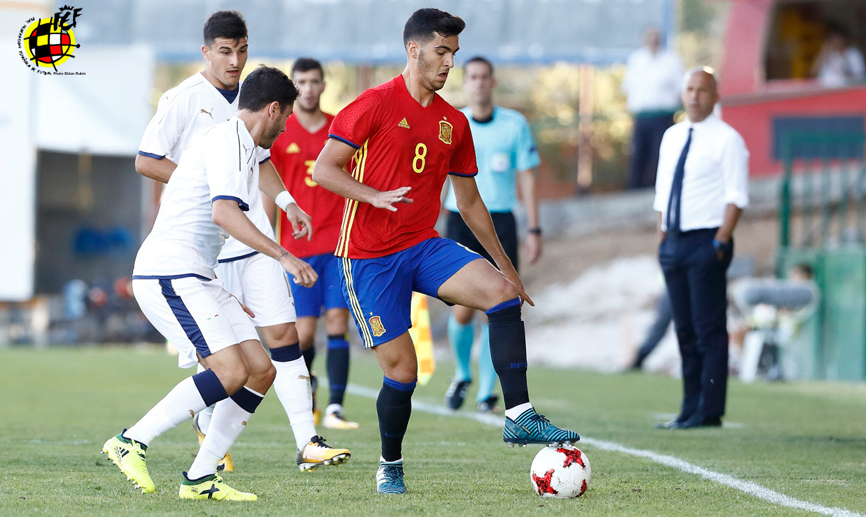 Mikel Merino durante un encuentro reciente con la Selección española Sub-21