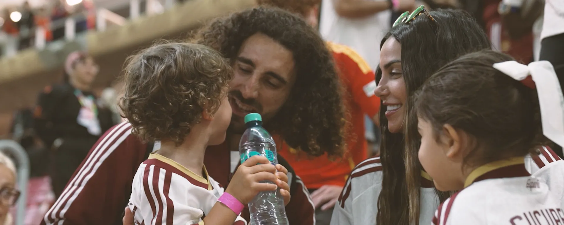 Cucurella con su familia