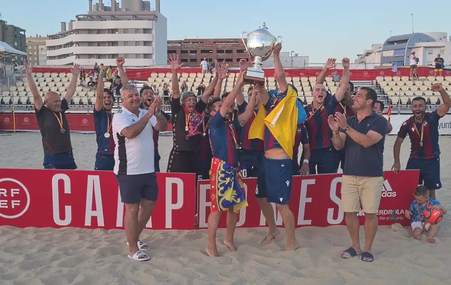 El LEVANTE UD vence en la final al RECREATIVO DE HUELVA y se proclama ...