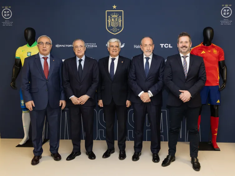 Pedro Rocha preside el acto institucional previo al encuentro entre ...