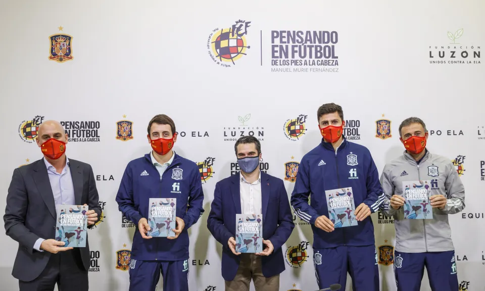 09_11_2020_presentacion_libro_22