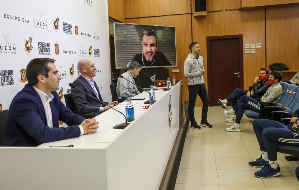 09_11_2020_presentacion_libro_8