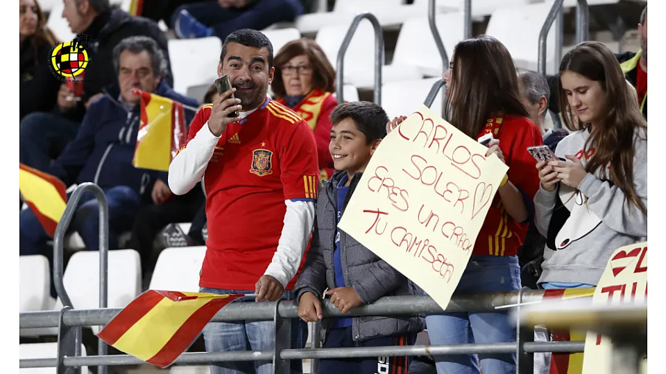 La afición apoyó a los jugadores de la Sub-21 todo el partido