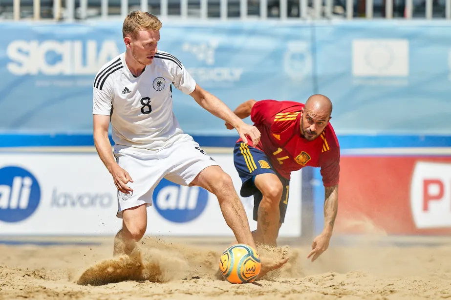 España vence a Alemania en Fútbol Playa