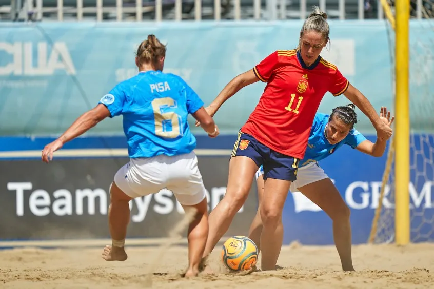 La Selección Española Femenina de Fútbol Playa.