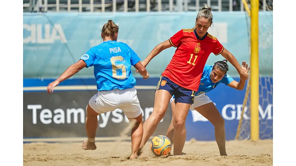 La Selección Española Femenina de Fútbol Playa.