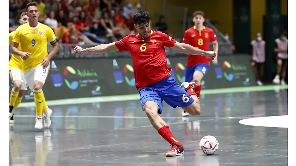 España venció a Rumanía por 9-0 en el debut en el Europeo Sub-19 de fútbol sala.