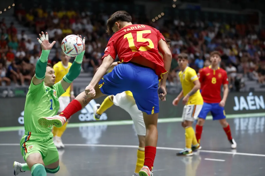 España venció a Rumanía por 9-0 en el debut en el Europeo Sub-19 de fútbol sala.