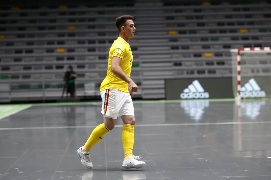 España venció a Rumanía por 9-0 en el debut en el Europeo Sub-19 de fútbol sala.