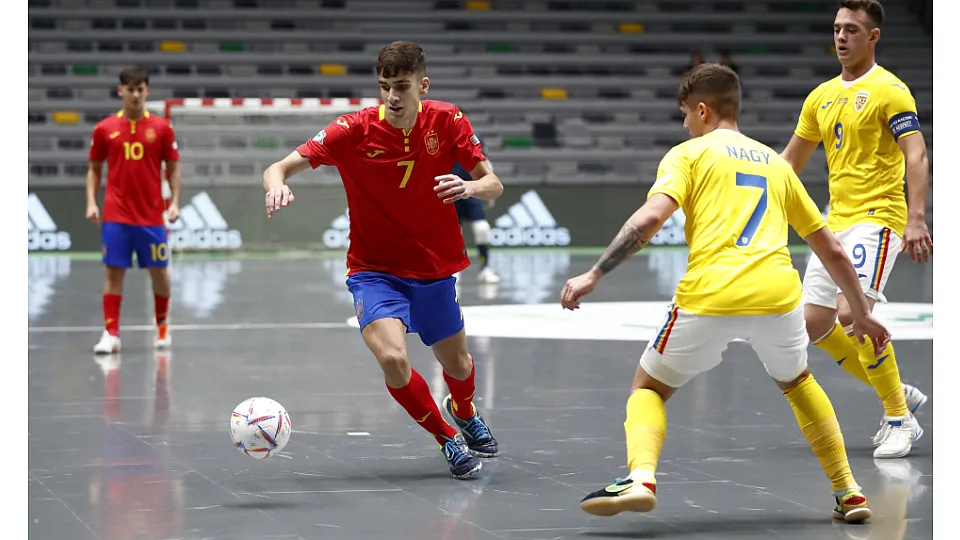 España venció a Rumanía por 9-0 en el debut en el Europeo Sub-19 de fútbol sala.