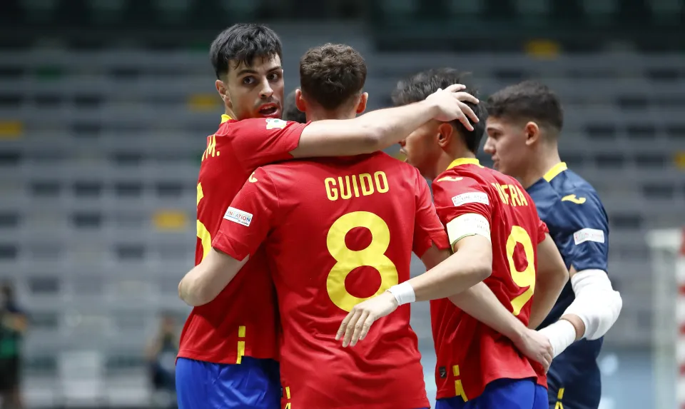 España venció a Rumanía por 9-0 en el debut en el Europeo Sub-19 de fútbol sala.