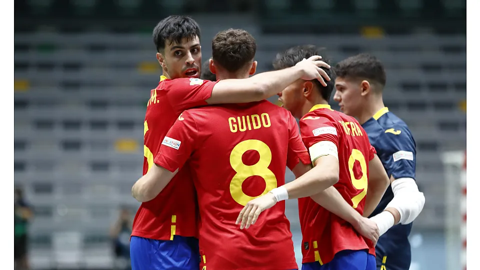 España venció a Rumanía por 9-0 en el debut en el Europeo Sub-19 de fútbol sala.