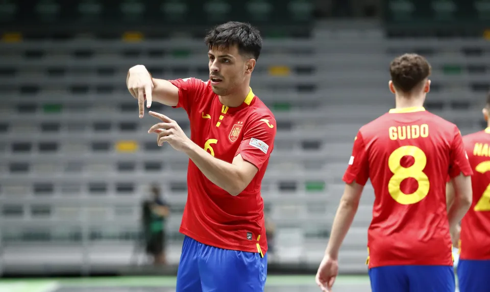 España venció a Rumanía por 9-0 en el debut en el Europeo Sub-19 de fútbol sala.