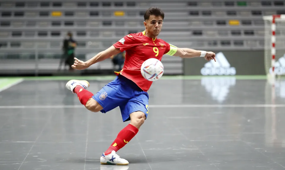 España venció a Rumanía por 9-0 en el debut en el Europeo Sub-19 de fútbol sala.
