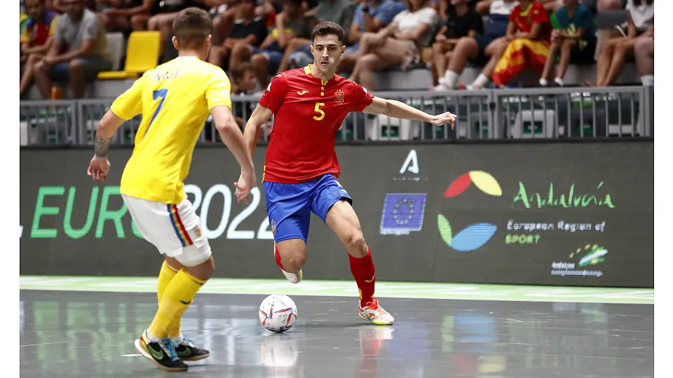 España venció a Rumanía por 9-0 en el debut en el Europeo Sub-19 de fútbol sala.