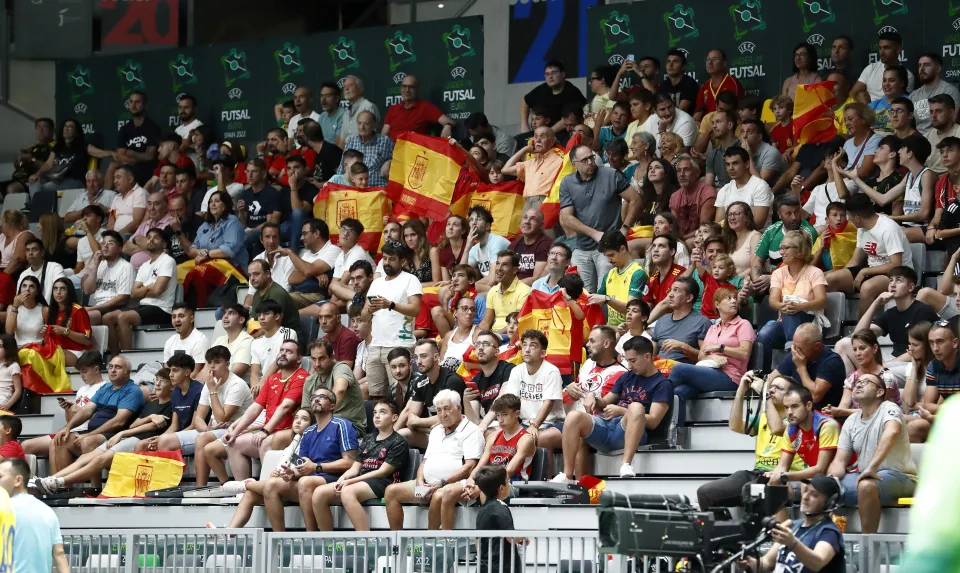 España venció a Rumanía por 9-0 en el debut en el Europeo Sub-19 de fútbol sala.