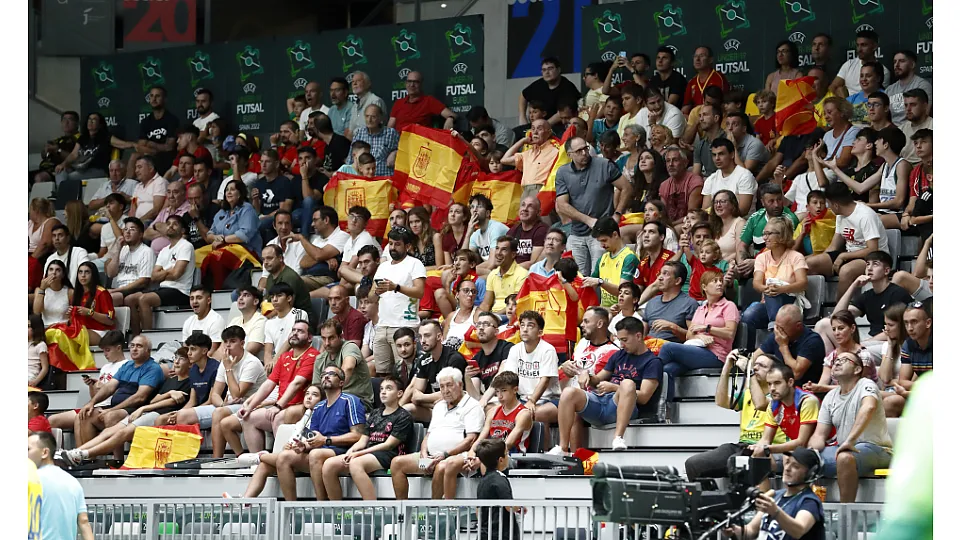España venció a Rumanía por 9-0 en el debut en el Europeo Sub-19 de fútbol sala.