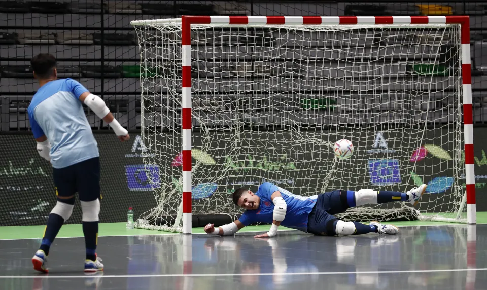 España venció a Rumanía por 9-0 en el debut en el Europeo Sub-19 de fútbol sala.