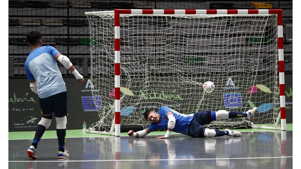 España venció a Rumanía por 9-0 en el debut en el Europeo Sub-19 de fútbol sala.