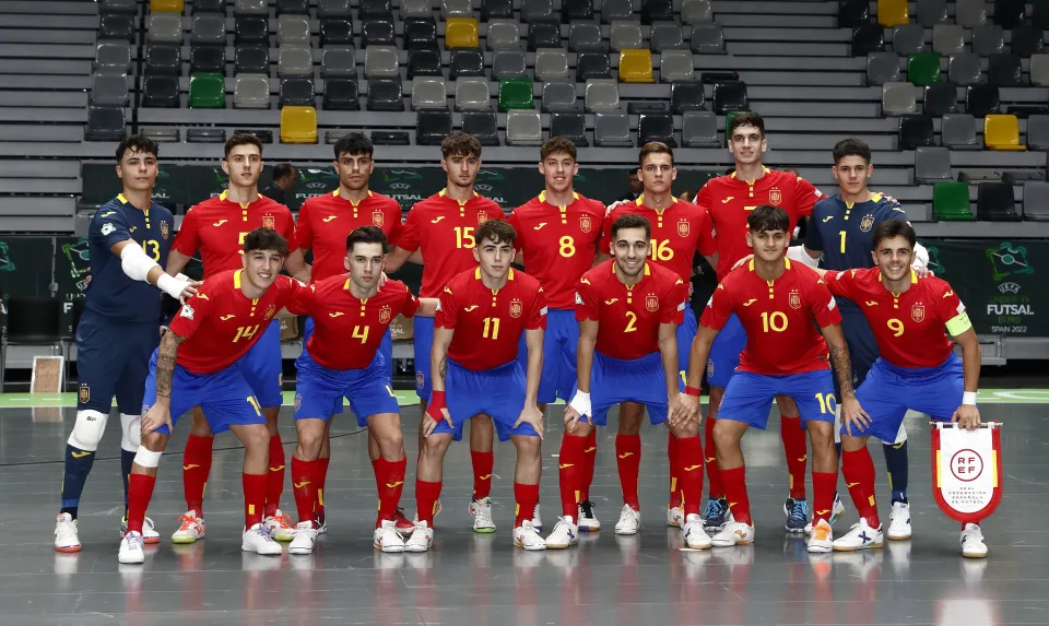 España venció a Rumanía por 9-0 en el debut en el Europeo Sub-19 de fútbol sala.