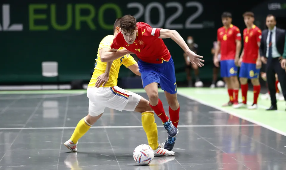 España venció a Rumanía por 9-0 en el debut en el Europeo Sub-19 de fútbol sala.