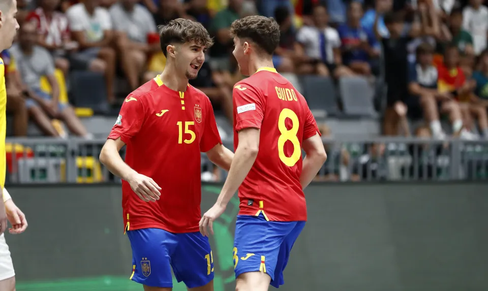 España venció a Rumanía por 9-0 en el debut en el Europeo Sub-19 de fútbol sala.