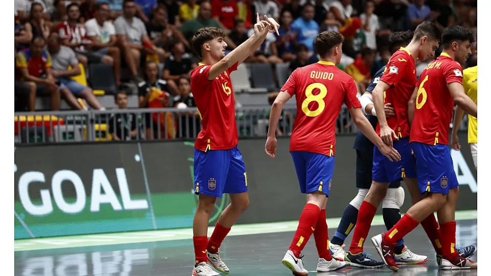 España venció a Rumanía por 9-0 en el debut en el Europeo Sub-19 de fútbol sala.