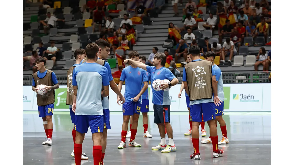 España venció a Rumanía por 9-0 en el debut en el Europeo Sub-19 de fútbol sala.
