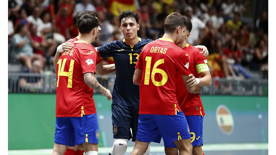 España venció a Rumanía por 9-0 en el debut en el Europeo Sub-19 de fútbol sala.