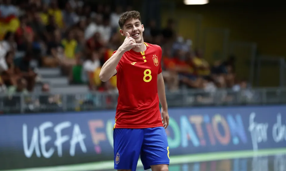España venció a Rumanía por 9-0 en el debut en el Europeo Sub-19 de fútbol sala.
