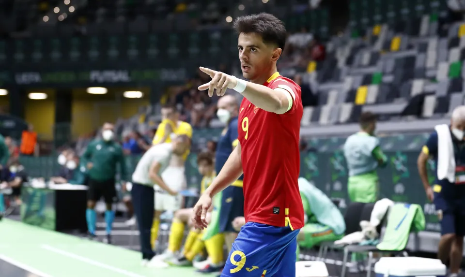 España venció a Rumanía por 9-0 en el debut en el Europeo Sub-19 de fútbol sala.