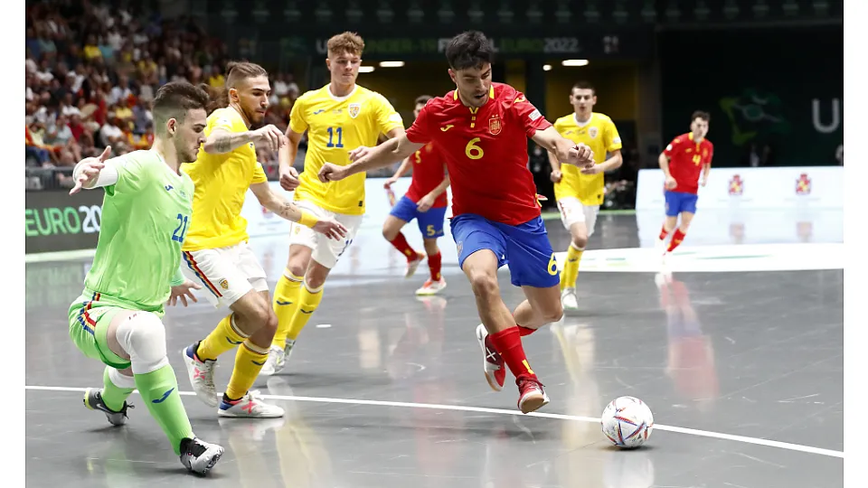 España venció a Rumanía por 9-0 en el debut en el Europeo Sub-19 de fútbol sala.