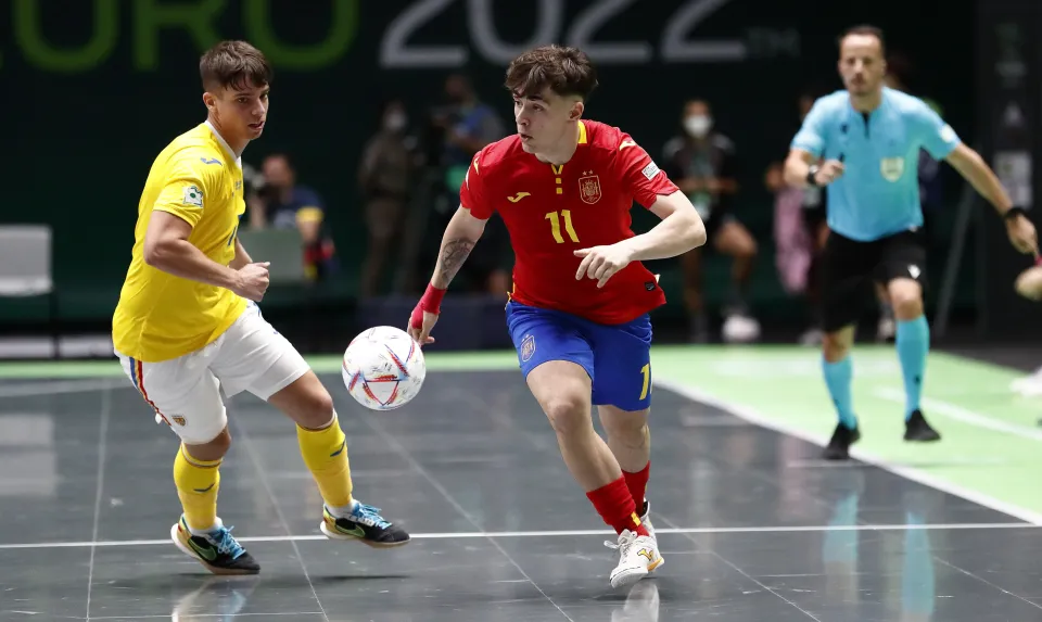 España venció a Rumanía por 9-0 en el debut en el Europeo Sub-19 de fútbol sala.