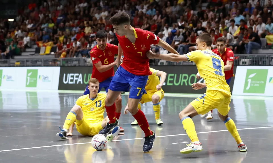 La Selección Española Sub-19 de Fútbol Sala, ante Ucrania.