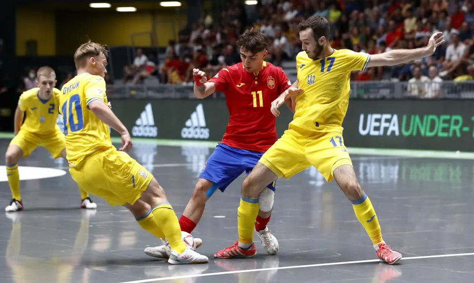 La Selección Española Sub-19 de Fútbol Sala, ante Ucrania.