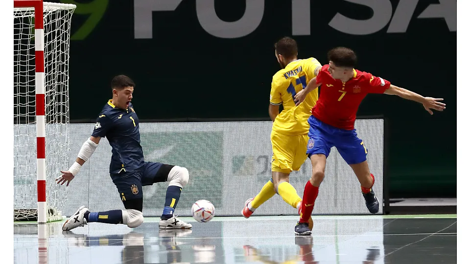 La Selección Española Sub-19 de Fútbol Sala, ante Ucrania.
