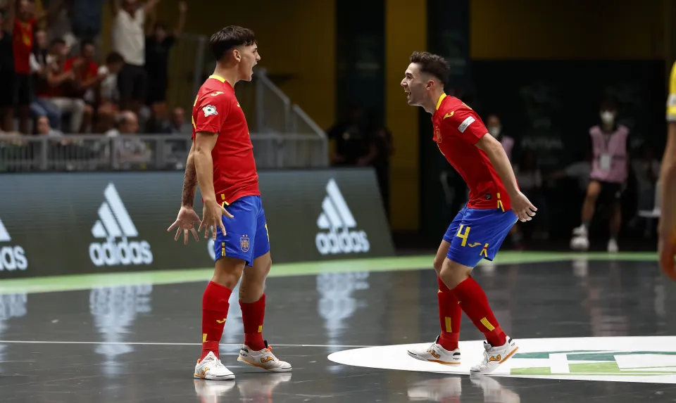 La Selección Española Sub-19 de Fútbol Sala, ante Ucrania.