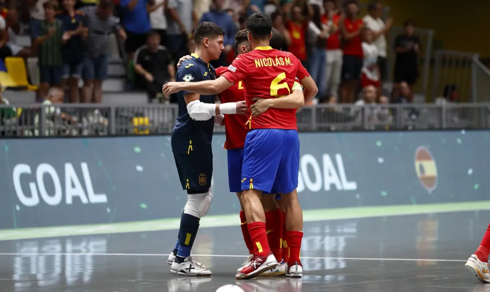 La Selección Española Sub-19 de Fútbol Sala, ante Ucrania.