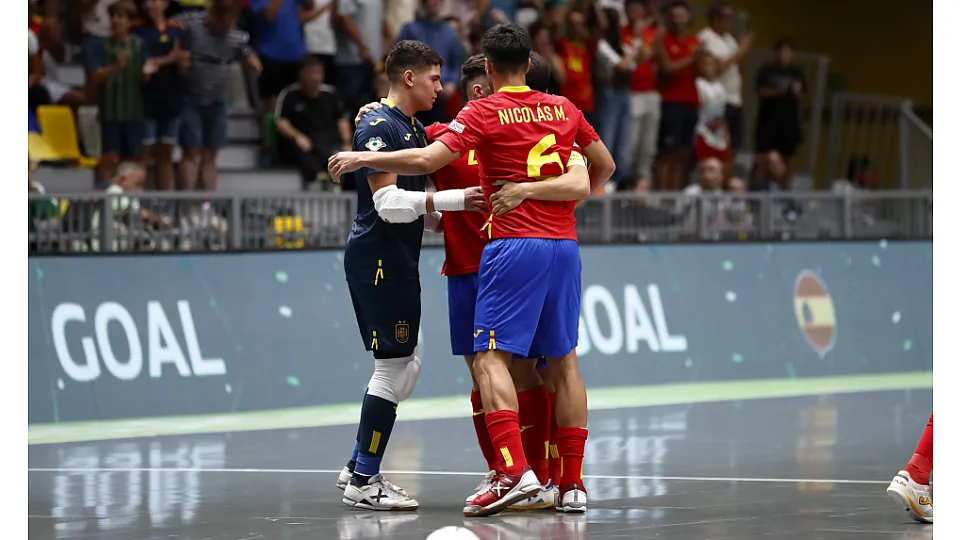 La Selección Española Sub-19 de Fútbol Sala, ante Ucrania.