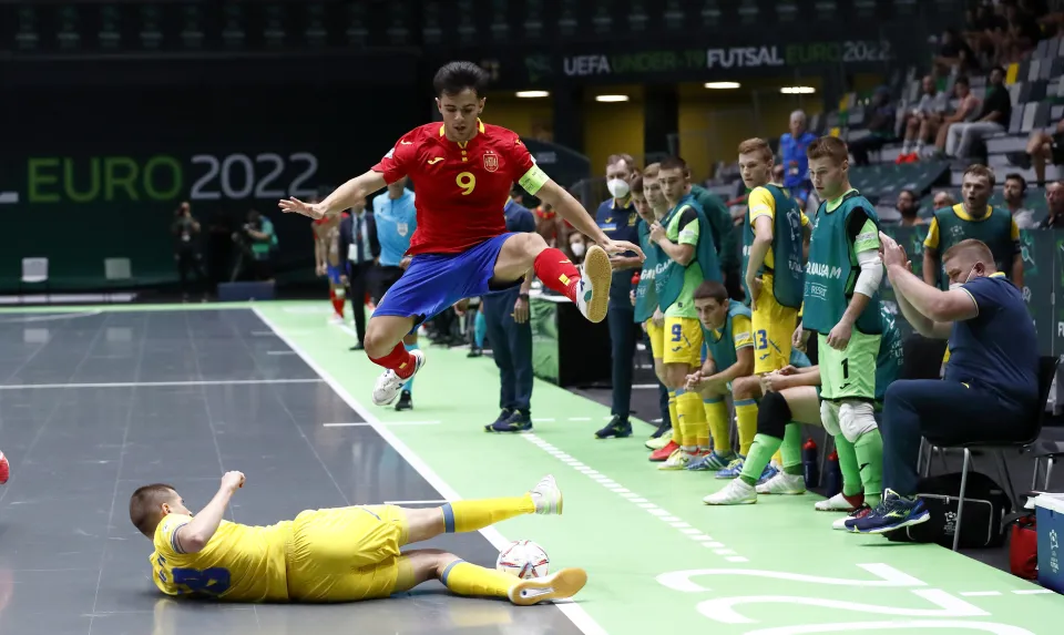 La Selección Española Sub-19 de Fútbol Sala, ante Ucrania.
