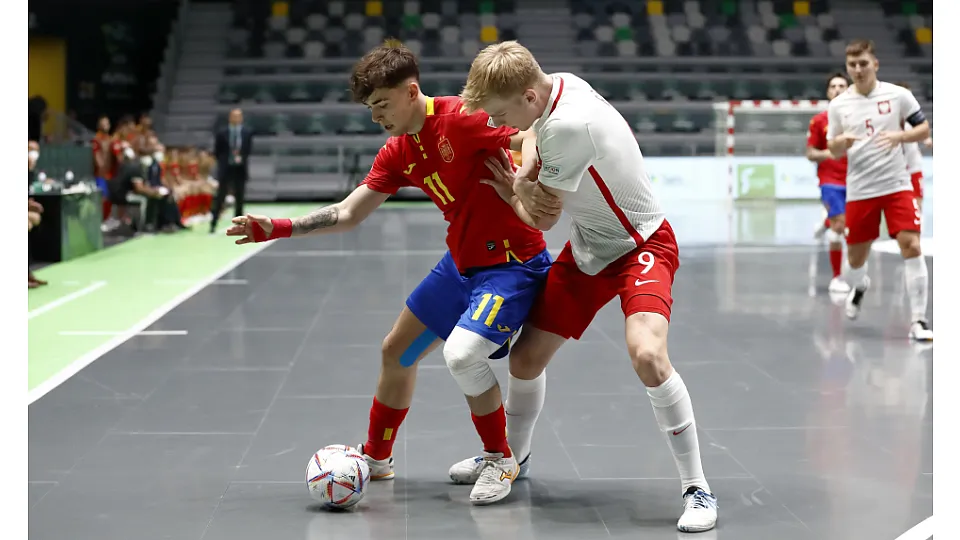 La Selección Española Sub-19 de fútbol sala, ante Polonia.