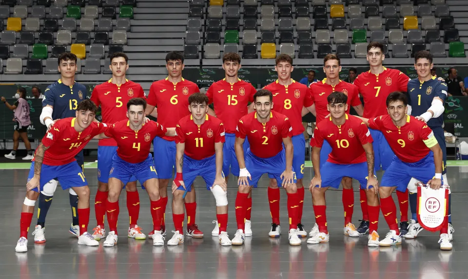 La Selección Española Sub-19 de fútbol sala, ante Polonia.