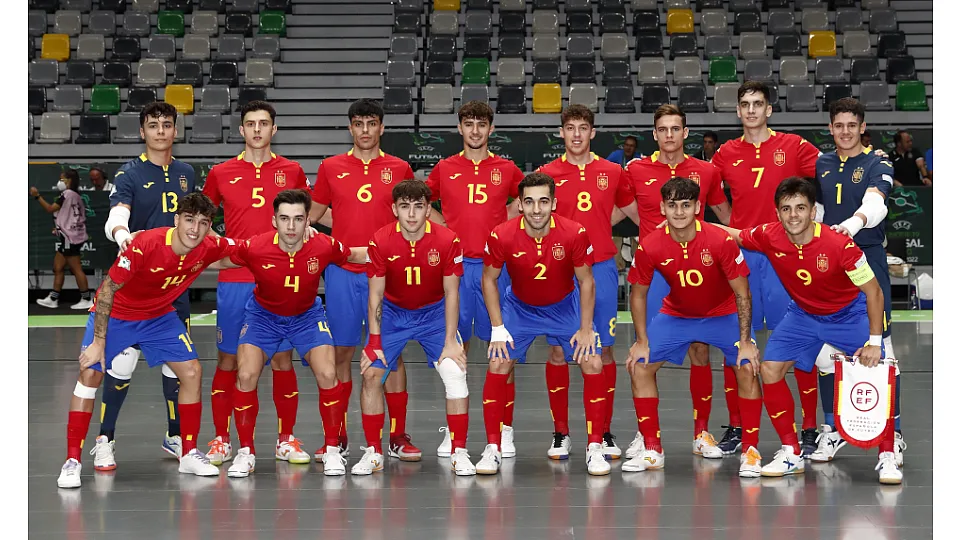 La Selección Española Sub-19 de fútbol sala, ante Polonia.