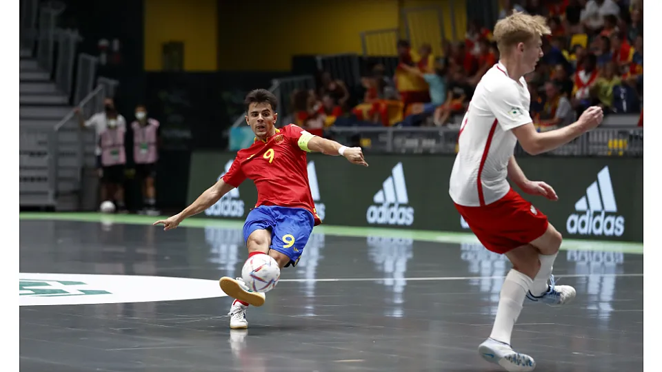 La Selección Española Sub-19 de fútbol sala, ante Polonia.