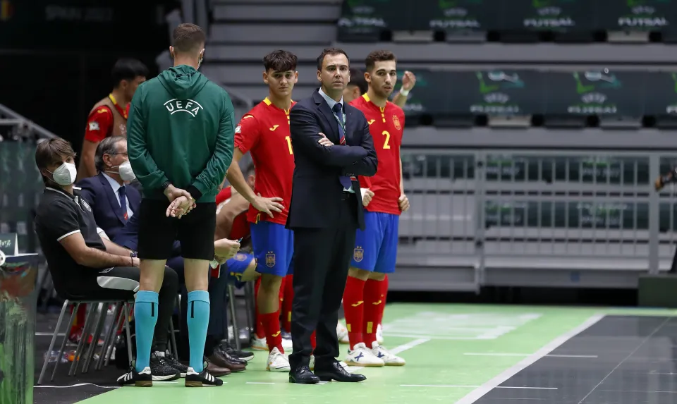 La Selección Española Sub-19 de fútbol sala, ante Polonia.