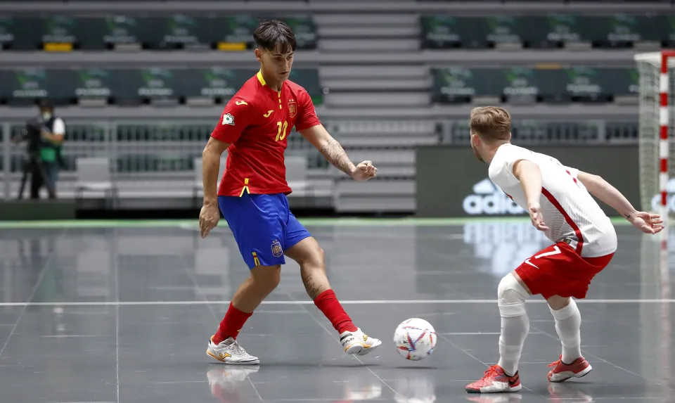 La Selección Española Sub-19 de fútbol sala, ante Polonia.