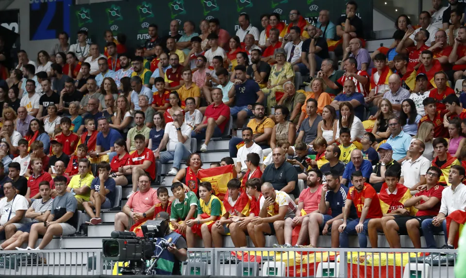 La Selección Española Sub-19 de fútbol sala, ante Polonia.